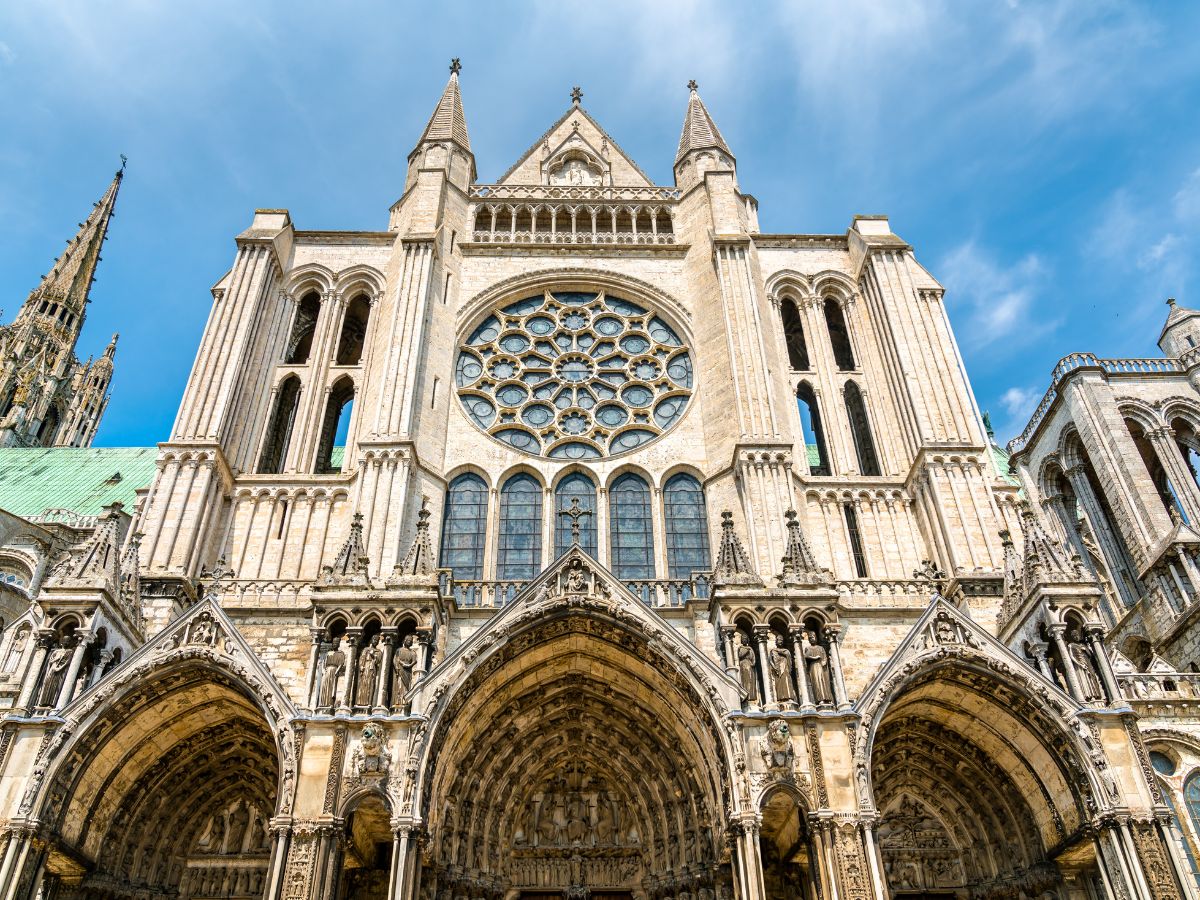 Notre Dame de Chartres Access with Introduction Tour